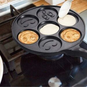 7-Cup Smiley Face Pancake Pan Nonstick Breakfast Egg Pan NEW